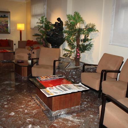 Hotel Los Angeles Figueres  Buitenkant foto